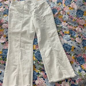 White Raw Hem Crop Flare High-Waisted Jeans. Style & Co. Size 14. EUC. B14